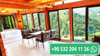 ma famille et moi nous avons eu du mal à quitter ce lieu nous y revenons certainement inchallah